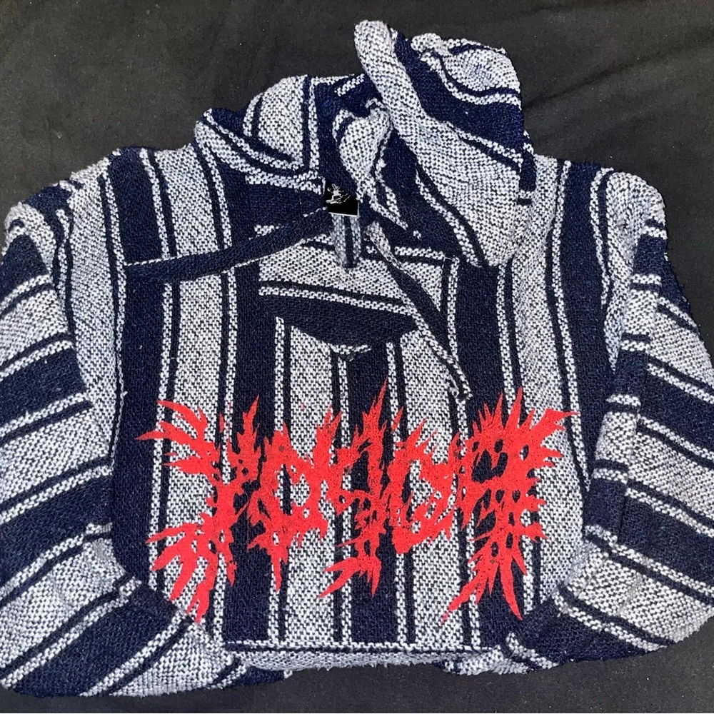 Custom poncho - Picture 1 of 4